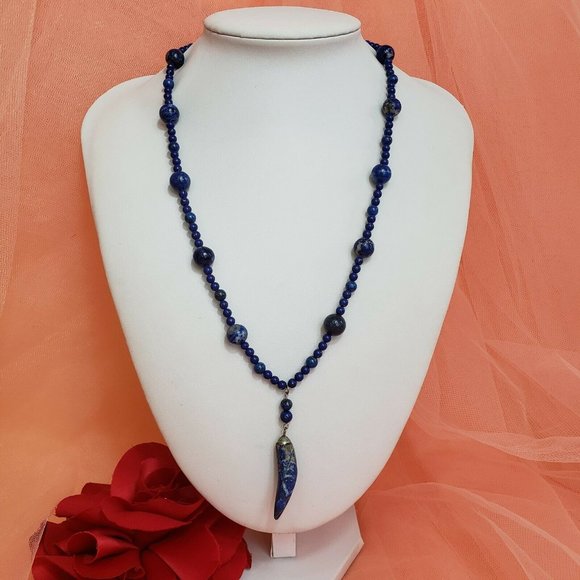 Vintage Lapis Lazuli 20” Long Necklace Horn Pendant - Picture 7 of 9